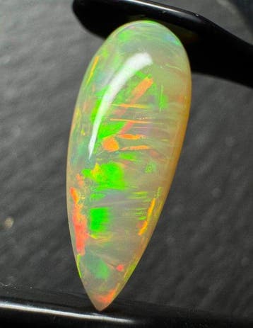 Opaal Cabochon- 1.38 g