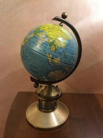 Globe - wereldbol van plaatmetaal - 1980-1990, Antiek en Kunst