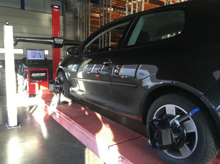 Uitlijnen van uw Auto , Bus , Bestelwagen of Camper €80,-, Diensten en Vakmensen, Auto en Motor | Monteurs en Garages, Apk-keuring