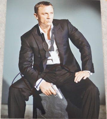 James Bond 007: Skyfall - signed by Daniel Craig as 007 with, Nieuw