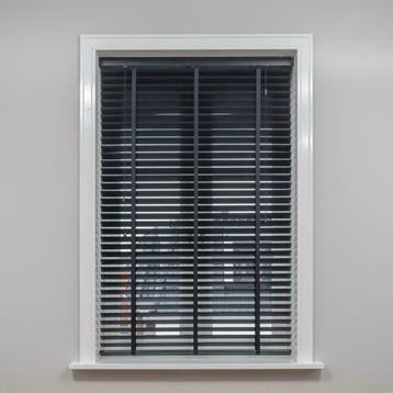 Houten jaloezie shutter zwart 50mm  280x175 op maat gemaakt, Ophalen of Verzenden, Nieuw, Zwart