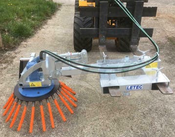 Onkruidborstel hydraulisch voor mini shovel of heftruck, Akkerbouw, Werkplaats, Gebouw of Erf