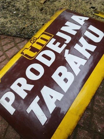 industrieel erfgoed > tabakswinkel > vintage porseleinen