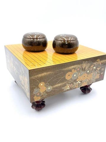 Japans Go-bordenset met Go-stenen – Herfstbloemen-lakontwerp, Antiek en Kunst
