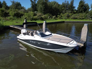 Quicksilver 675 Sundeck - 300 pk Mercury | 90 km/u | 360 hr., Watersport en Boten, Gebruikt, Quicksilver, 70 pk of meer, Viertaktmotor
