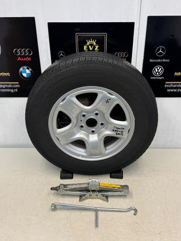 1 stuk Reservewiel+krikset 215/70R16 inch Toyota RAV 4 2003, 16 inch, Banden en Velgen, Personenwagen, Zomerbanden