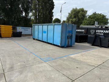 (Verkocht) KTK opslagcontainer – nog 2 rode te koop