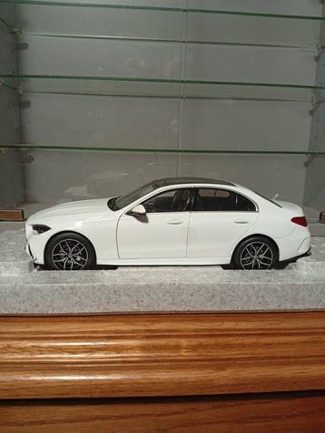 NZG 1:18 - Modelauto - Mercedes - Mercedes-Benz C-Klasse, Nieuw