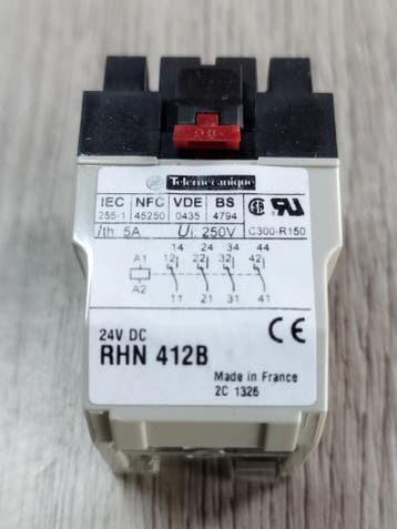 Schneider Electric / Zelio RHN - Insteekrelais - Instant - 4, Verzenden, Nieuw