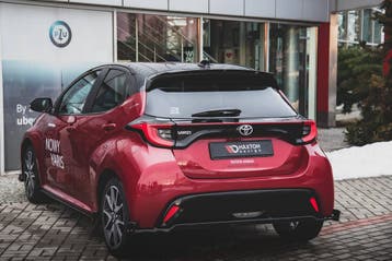 Achterspoiler Toyota Yaris Mk4, Verzenden