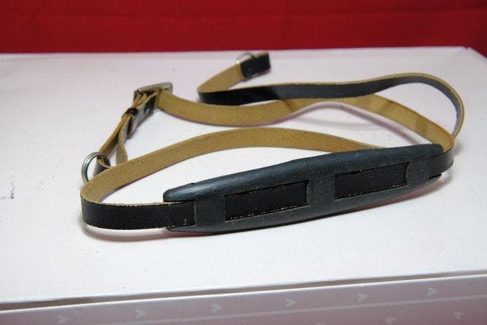 Leitz Wetzlar 14092 Genuine Leather Carrying Strap, Verzamelen, Fotografica en Filmapparatuur