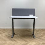 Outlet, zit-sta Kinnarps elektrisch bureau met akoestische, Ophalen of Verzenden, Elektrisch, Nieuw