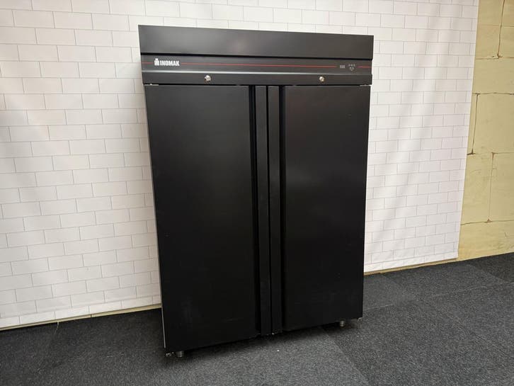 Inomak Black Edition dubbeldeurs rvs koelkast 2/1 GN, Zakelijke goederen, Horeca | Keukenapparatuur, Nieuw zonder verpakking, Koelen en Vriezen