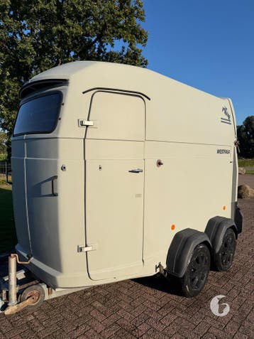 Leuke Westfalia 2 paards! Polyester opbouw!, Ophalen, Zo goed als nieuw, Polyester, 2-paards trailer
