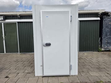 Vriescel 137 x 177 x 220 cm stekker klaar, Nieuw in verpakking, Koelen en Vriezen