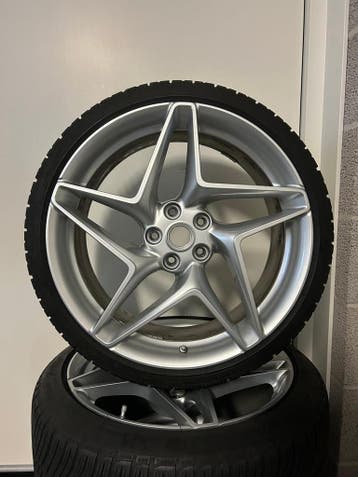 Ferrari F8 Tributo 20 inch Velgen + Banden, Gebruikt, Banden en Velgen, 235 mm, Personenwagen