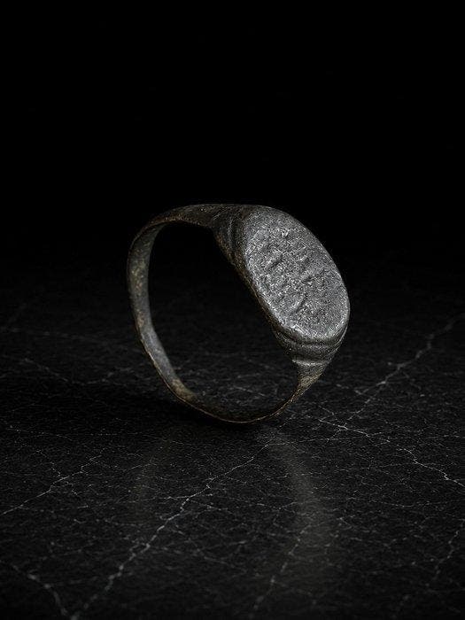 Laat-Romeins / Vroeg-Byzantijns Brons Ring - 4e tot 7e eeuw, Antiek en Kunst, Antiek | Overige Antiek