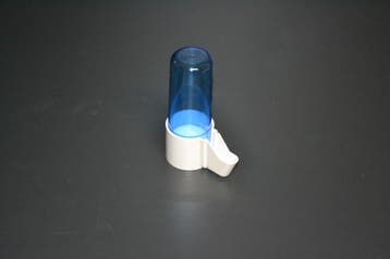 1115 fontein mini  hoge voet blauw, Dieren en Toebehoren, Vogels | Hokken en Kooien, Ophalen of Verzenden, Nieuw