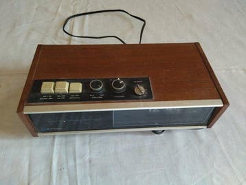 Sanyo - 10FA-T40WS Flip Clock Radio, Nieuw