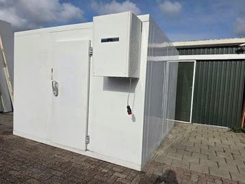 Vriescel 330 x 330 x 245 cm stekker klaar, Nieuw in verpakking, Koelen en Vriezen