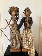 Javaanse Wayang Golek poppen – Handgesneden hout & batik -