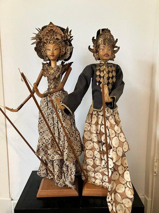 Javaanse Wayang Golek poppen – Handgesneden hout & batik -, Antiek en Kunst, Kunst | Niet-Westerse kunst