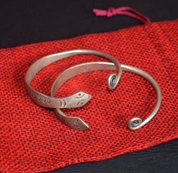 Set van 2 armbanden met slangenmotief die geluk brengen,