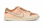 Nike SB Dunk | Trocadéro Gardens | Maat 42.5, Overige kleuren, Verzenden, Nike, Nieuw