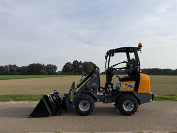 Giant G1500 minishovel / kniklader NIEUW (vast dak, hoge gie, Ophalen, Wiellader of Shovel