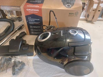 Stofzuiger Grundig met zak meerdere op voorraad, Stofzak, Overige merken, Ophalen of Verzenden, Zo goed als nieuw