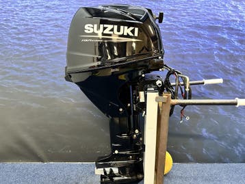 Suzuki 30 buitenboordmotor, 10 tot 30 pk, Viertaktmotor, Ophalen of Verzenden, Zo goed als nieuw