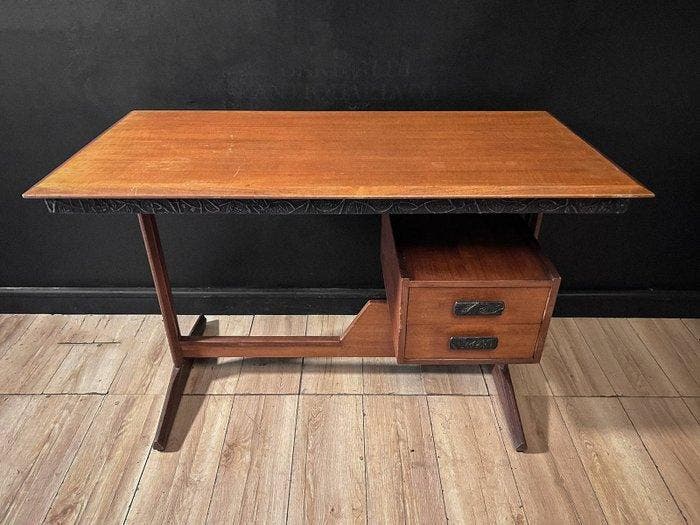 Bureau - Hout - Italiaanse vintage bureau uit de jaren, Antiek en Kunst, Kunst | Designobjecten