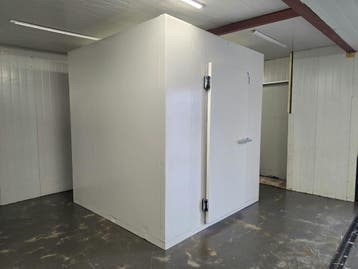Vriescel 226 x 226 x 256 cm stekker klaar, Nieuw in verpakking, Koelen en Vriezen