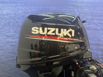 “ Suzuki 30 pk | Compleet in nieuwstaat | PowerTrim, 10 tot 30 pk, Viertaktmotor, Ophalen of Verzenden, Zo goed als nieuw