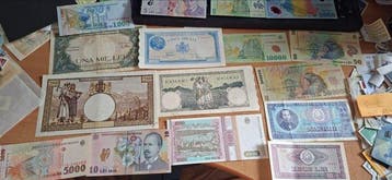 Roemenië. - 16 Banknotes - Various Dates (Zonder