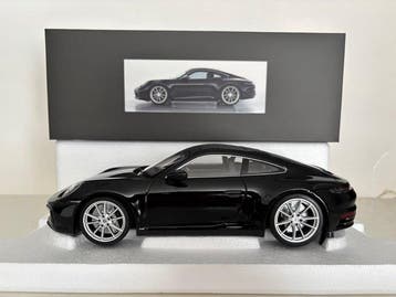 Minichamps 1:18 - Model coupé - Porsche 911 (992) Carrera 4S, Nieuw