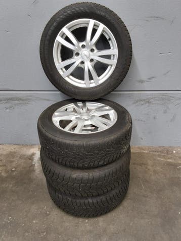 Volkswagen T-Roc winterset 16 inch Uniroyal WinterExpert, Gebruikt, 16 inch, Banden en Velgen, Personenwagen