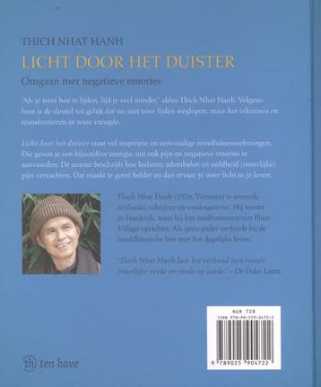 Licht door het duister 9789025904722 Thich Nhat Hanh, Verzenden, Zo goed als nieuw, Thich Nhat Hanh