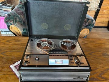 Grundig - TK 144 Single-Speed Mono/Stereo Draagbare, Nieuw