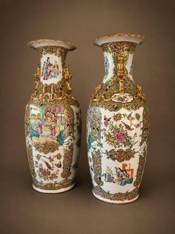 Paar grote Chinese Canton Famille Rose vazen – vermoedelijk