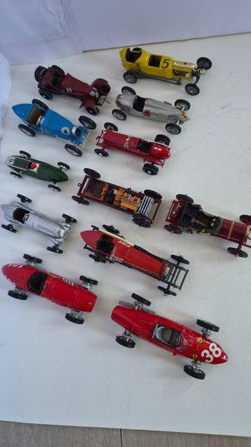 1:43 - Modelauto (12) - Diverse historische raceautos, Nieuw