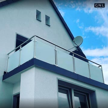 Balcony Railing - Stainless Steel - Safety Glass, Diensten en Vakmensen, Glaszetters, Garantie, Enkel of Dubbel glas