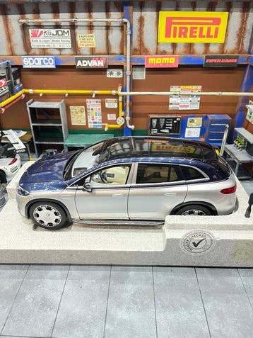 NZG 1:18 - Modelauto - Mercedes Maybach EQS 680 SUV -, Nieuw