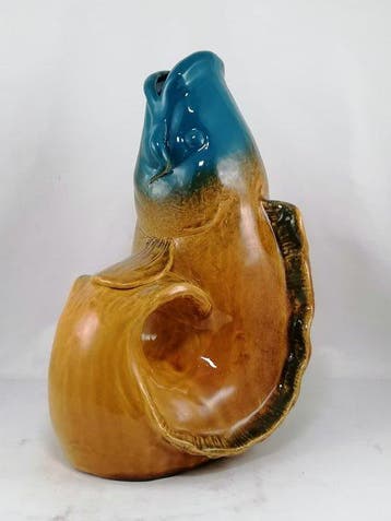 Vanessa Bonino - sculptuur, Koi carp - 17 cm - Majolica