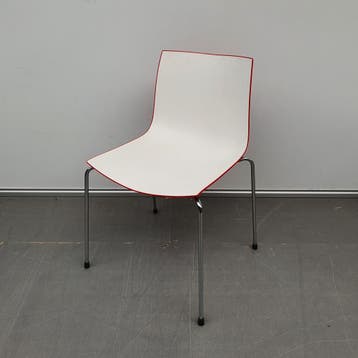 Arper Catifa 46 design stoel - wit/rood kunststof (alleen pe, Huis en Inrichting, Stoelen, Ophalen of Verzenden, Nieuw