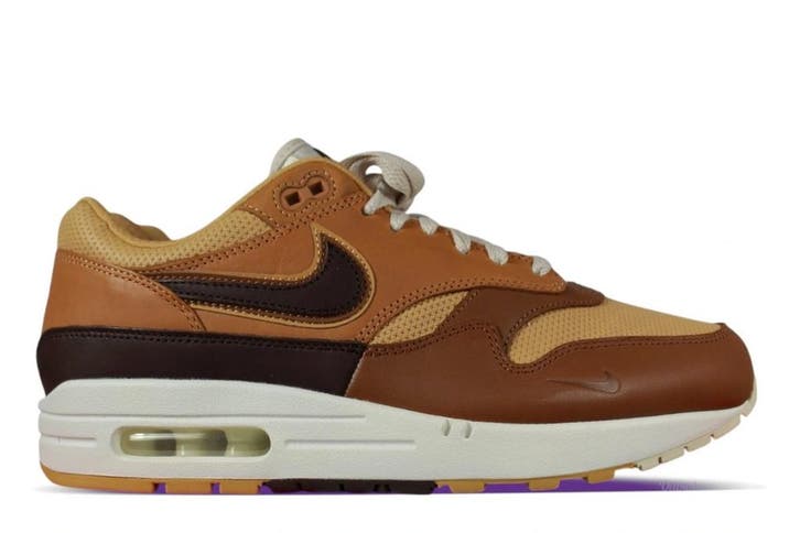 Nike Air Max 1 SNKRS Day Brown • 42 42.5 43, Kleding | Heren, Schoenen, Sneakers of Gympen, Ophalen of Verzenden