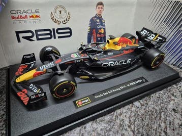 Bburago 1:18 - Modelauto - Oracle Red Bull Racing RB19 -, Nieuw