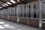 Loopstal voor paarden | groepshuisvesting | Voerhek paarden, Stalling, 4 paarden of pony's of meer