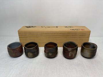 Japanse Bizen Aardewerk Yunomi-set – Vijf kopjes met