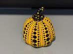 Yayoi Kusama (1929) - sculptuur, Yellow Pumpkin - 9 cm -, Nieuw